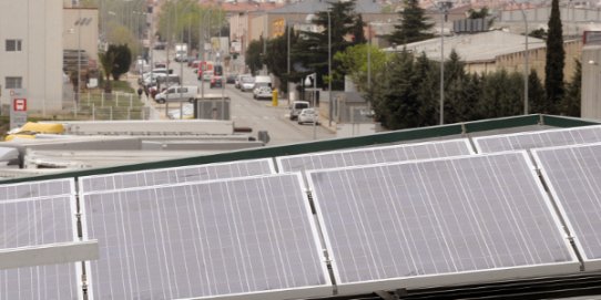 Coberta municipal amb plaques solars fotovoltaiques