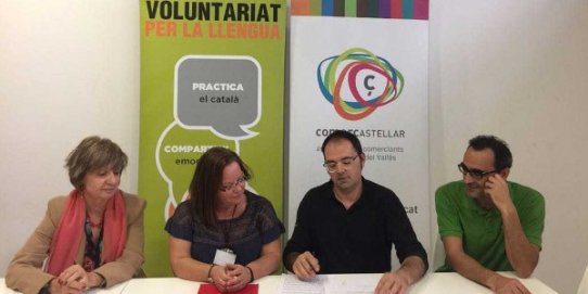 L’Associació Comerç Castellar renova un cop més l’acord de col·laboració amb el Voluntariat per la llengua.