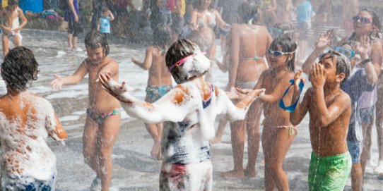 La festa de l'escuma és una de les activitats que no falten a la Festa Major de Sant Feliu del Racó.