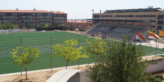 El partit es disputarà al camp de futbol.