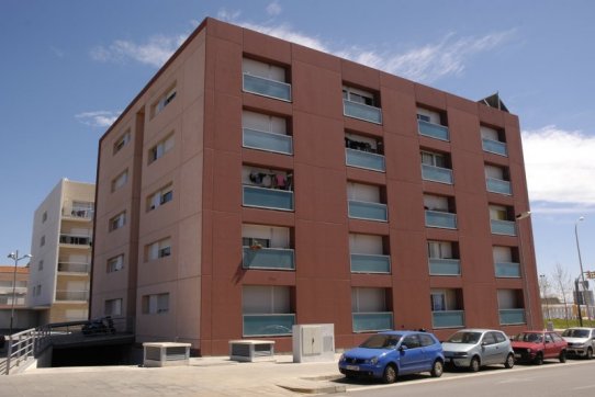 Un dels blocs de pisos de la promoció "La Bruguera"
