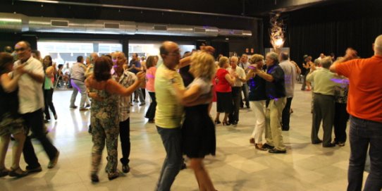 Imatge d'arxiu d'una sessió de ball a la Sala Blava de l'Espai Tolrà.
