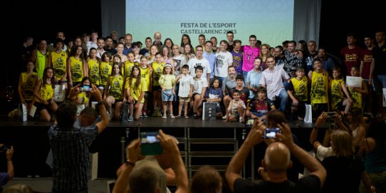 Foto de família de la Festa de l'Esport Castellarenc 2023.