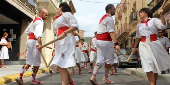 El grup de Ball de Bastons actuarà al carrer de Sant Jaume en el darrer dia de la 39a Revetlla.