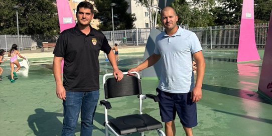 Dani Ruz, director del Futbol Sala Castellar, amb Marc Górriz, titular del bar de La Balena.