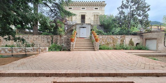 Imatge de les reformes al pati de l'Escola de Música Municipal Torre Balada.