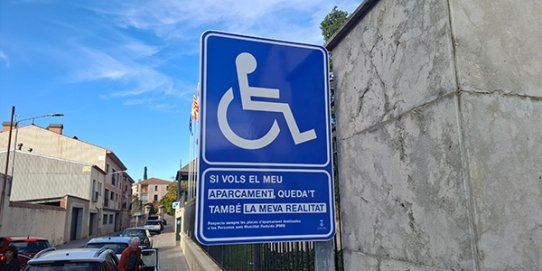 Imatge d'una de les plaques instal·lades. 