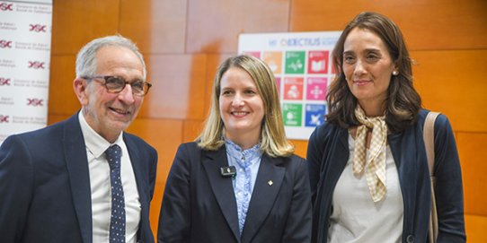 L’alcaldessa de Castellar, Yolanda Rivera, amb la consellera de Drets Socials i Inclusió, Mònica Martínez Bravo, i el president del Consorci de Salut i Social de Catalunya, Josep Mayoral.