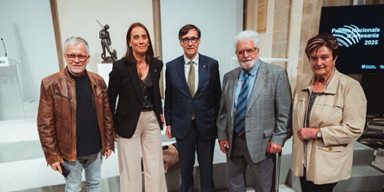 Josep Llinares Gibernau i la comitiva castellarenca a l'acte d'entrega del Diploma de Mestre Artesà 2025. 