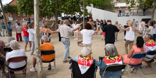 Imatge d'arxiu de la ballada de sardanes amb motiu de la Diada Nacional de Catalunya.