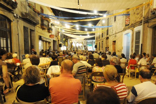 Una imatge de les activitats de la Revetlla del carrer de Sant Jaume, l'any 2009