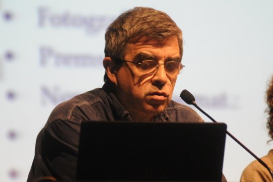 El director de la Filmoteca de Catalunya, Esteve Riambau, durant l'homenatge a José María Nunes