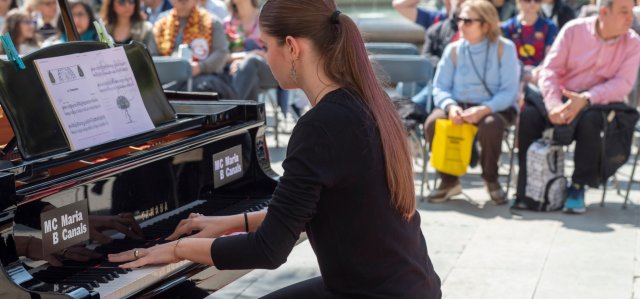 El Maria Canals porta cua
Toques el piano o n'estàs aprenent? El 8 de maig en tens un de cua a la teva disposició!
Apunta't al formulari!